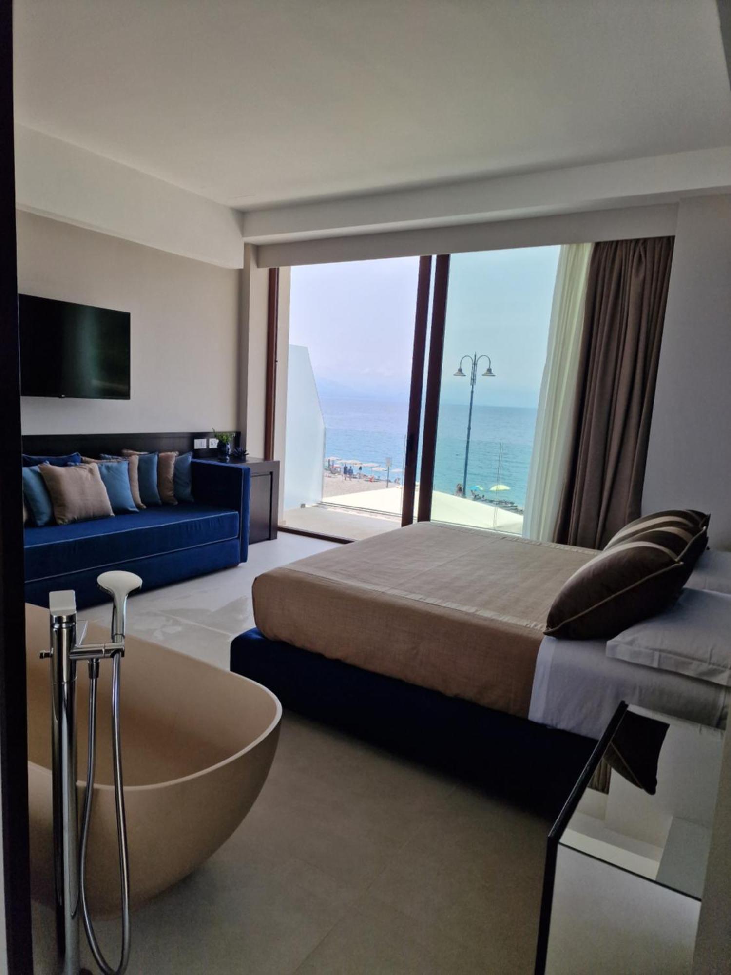 Ngonia Bay Boutique Hotel Milazzo Eksteriør billede